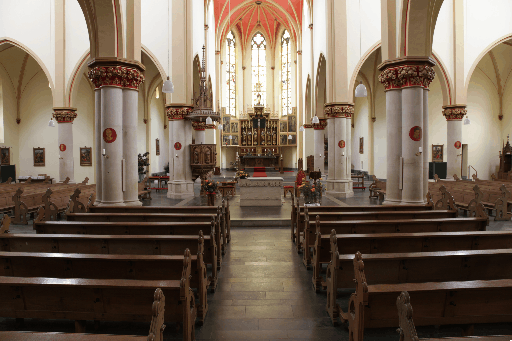 im Kirchenschiff, (C) by Christian Stüben, Wuppertal